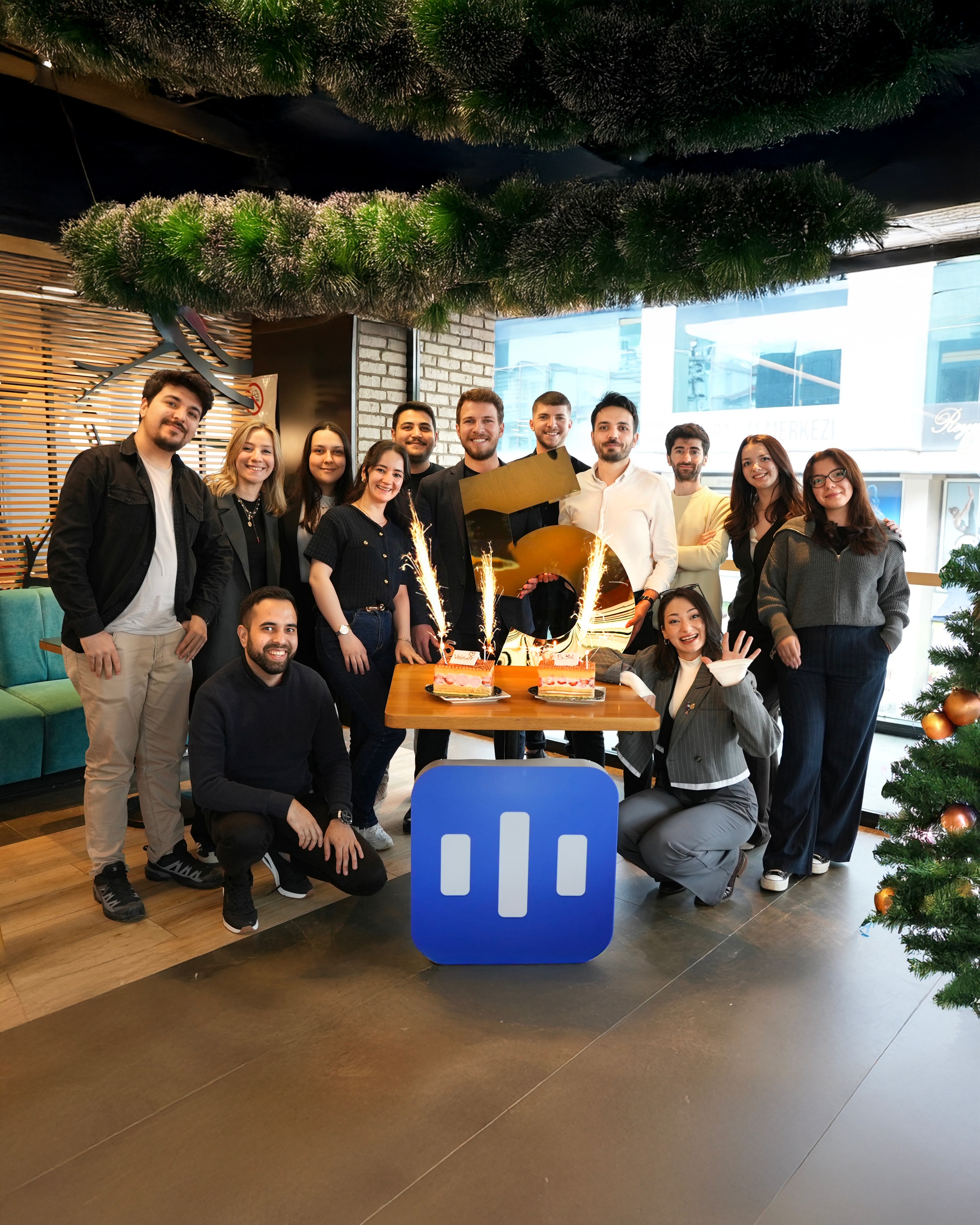 Chi siamo noi? Cosa facciamo?